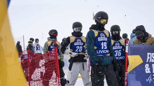Il Mondiale di Livigno termina con la cancellazione del big air freeski maschile, Mazet Brown esulta nello snowboard
